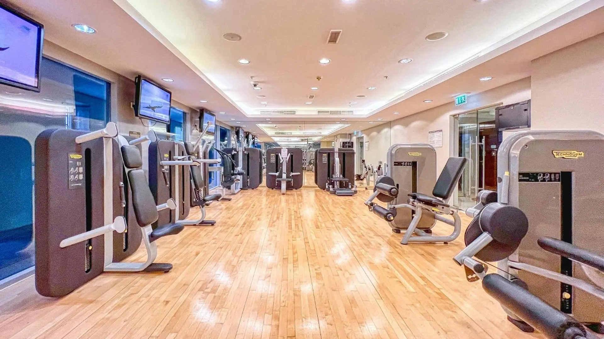 Elegant 1-Bedroom Apartment With Burj Khalifa View Dubai