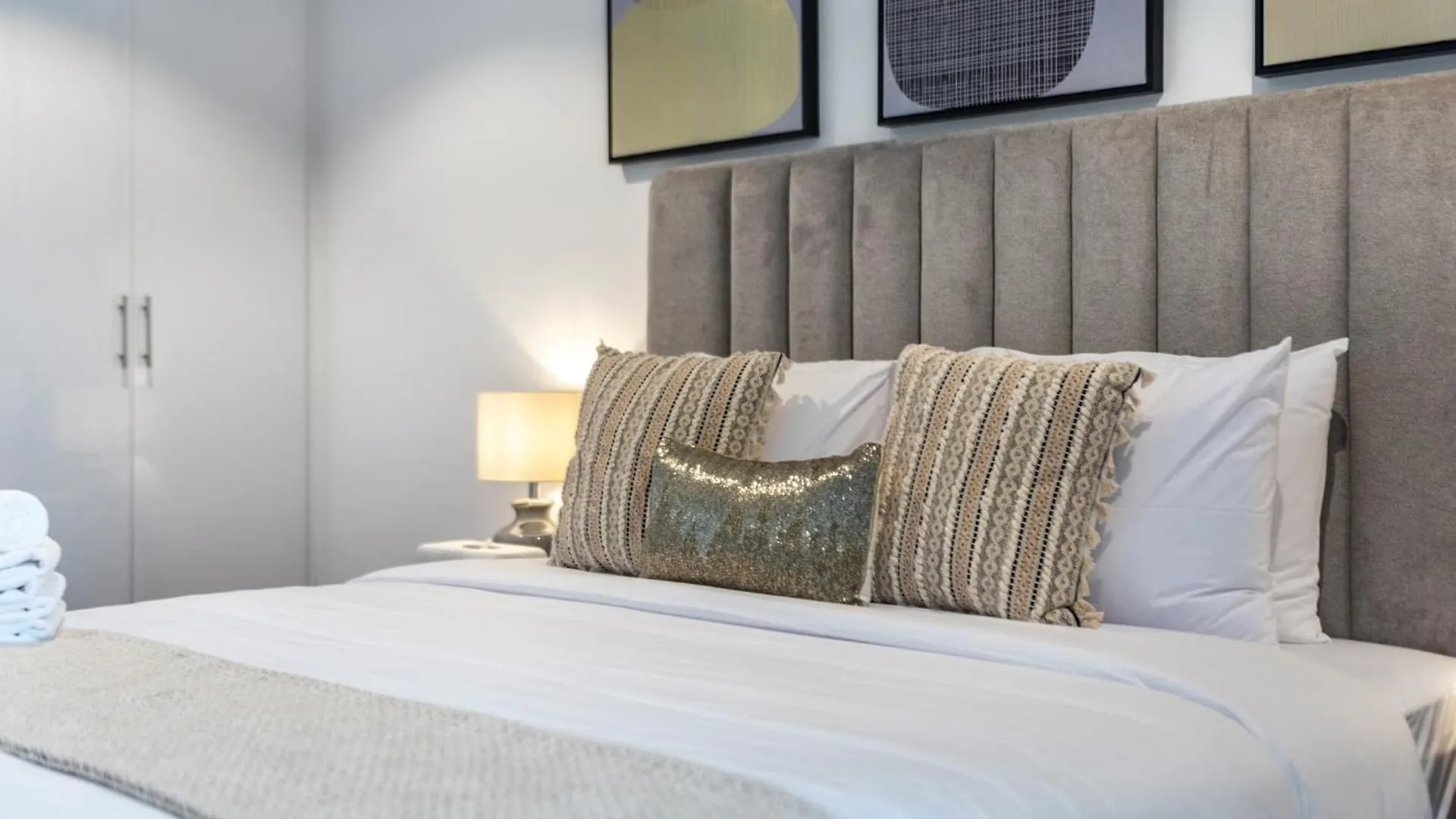 Elegant 1-Bedroom Apartment With Burj Khalifa View Dubai