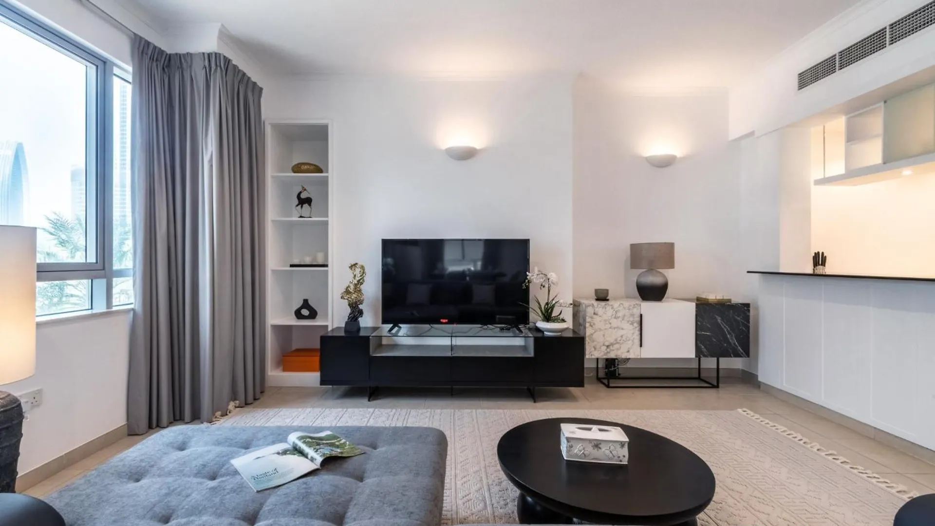 Elegant 1-Bedroom Apartment With Burj Khalifa View Dubai 0*,