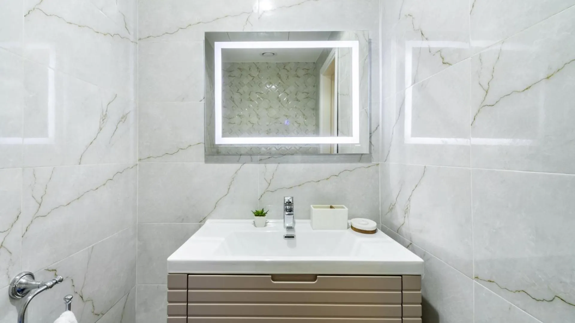 Elegant 1-Bedroom Apartment With Burj Khalifa View Dubai United Arab Emirates