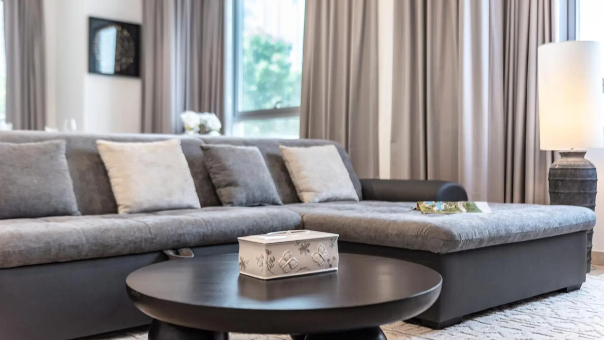 Elegant 1-Bedroom Apartment With Burj Khalifa View Dubai